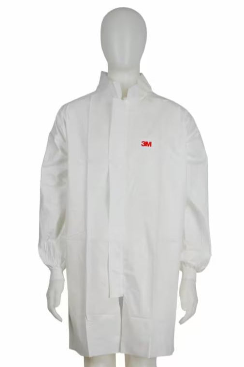 Bata de laboratorio 3M disponible en tallas S y L, ideal para protección en entornos sanitarios, industriales y de investigación.