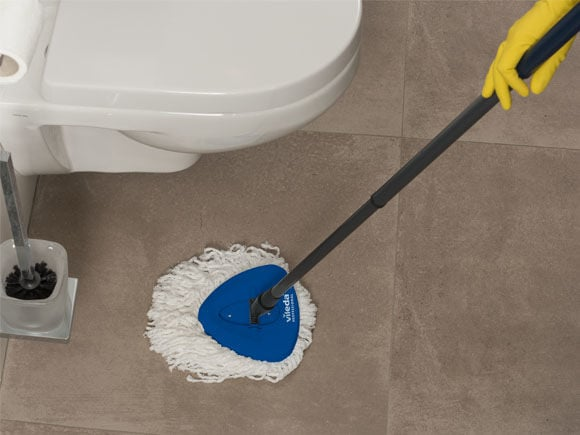 cubo_fregona_kit_ultraspin_vileda_baño